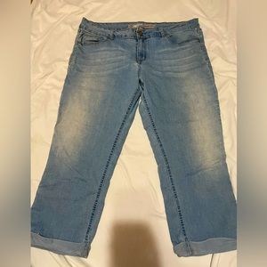 Woman’s crop jeans size 18